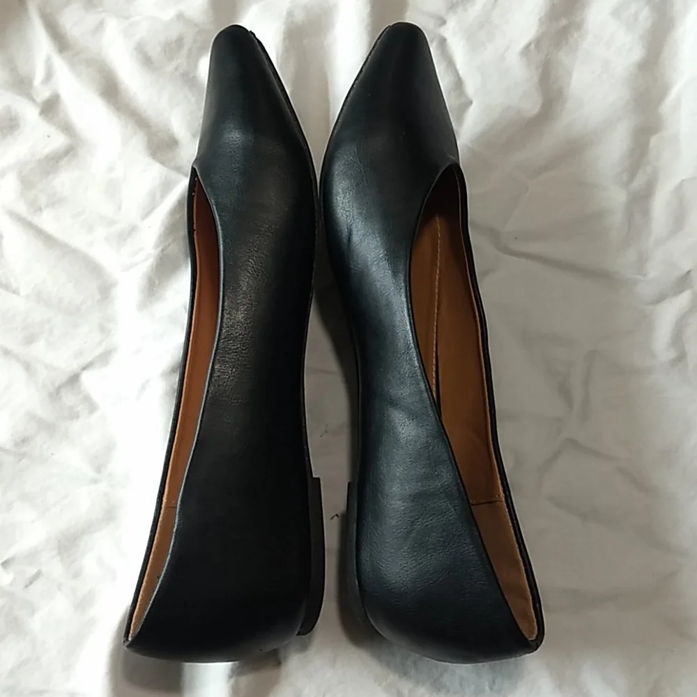 NWOT Charlotte Russe Kristen Black Pointed Flats Shoes